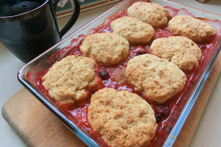 Plum and blackberry cobbler