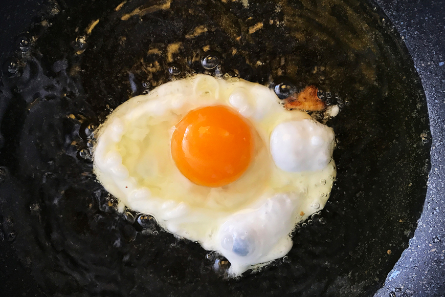 This Guy Cooked A Legit Egg On Dubai's Scorching Hot Road