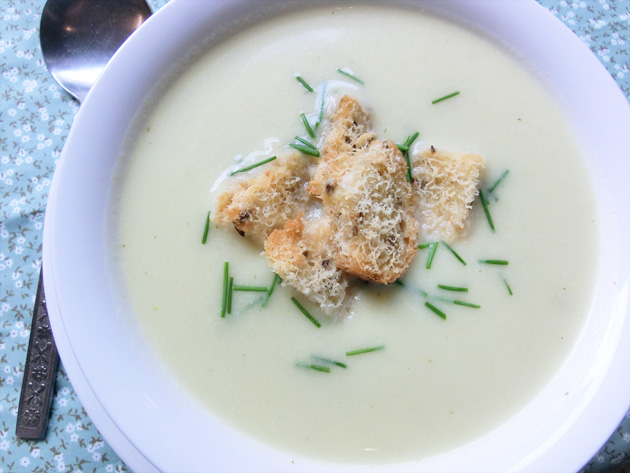 Roasted Garlic Soup with Parmesan Croutons