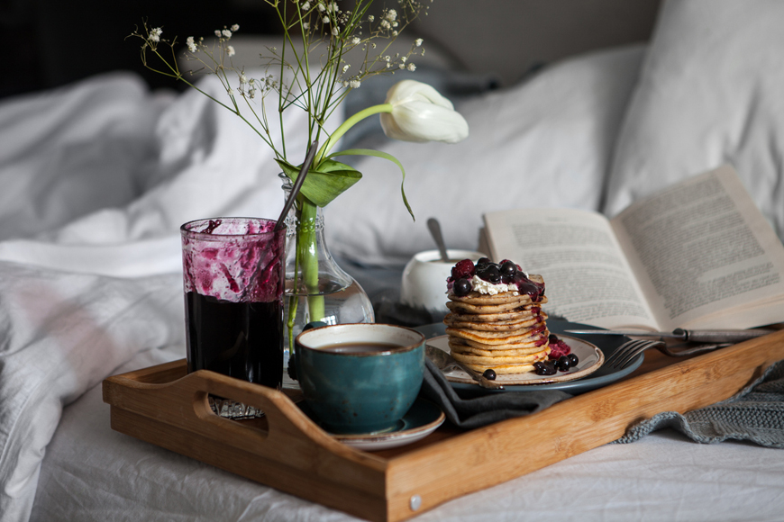 5 Breakfast in Bed Recipes that Spell Romance