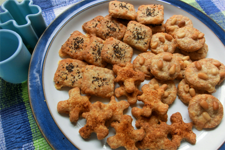 Wholemeal cheesy biscuits