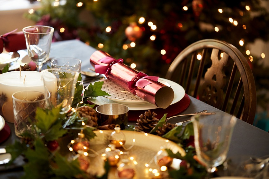 Christmas Eve and Christmas Day deals on Cobone Christmas Eve and Christmas Day deals on Cobone