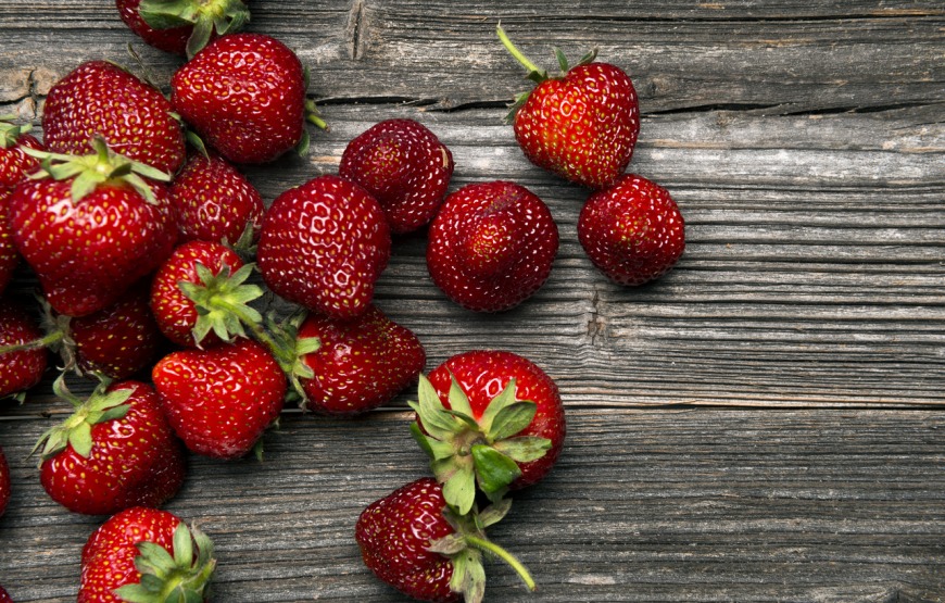 Strawberries hydrating foods