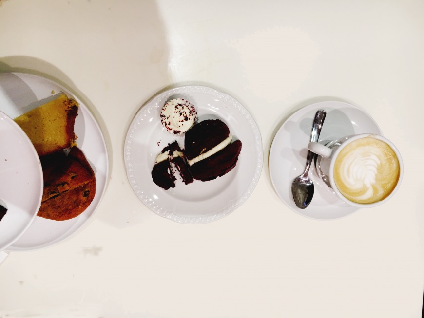 Afternoon tea at Hummingbird Bakery Afternoon tea at Hummingbird Bakery